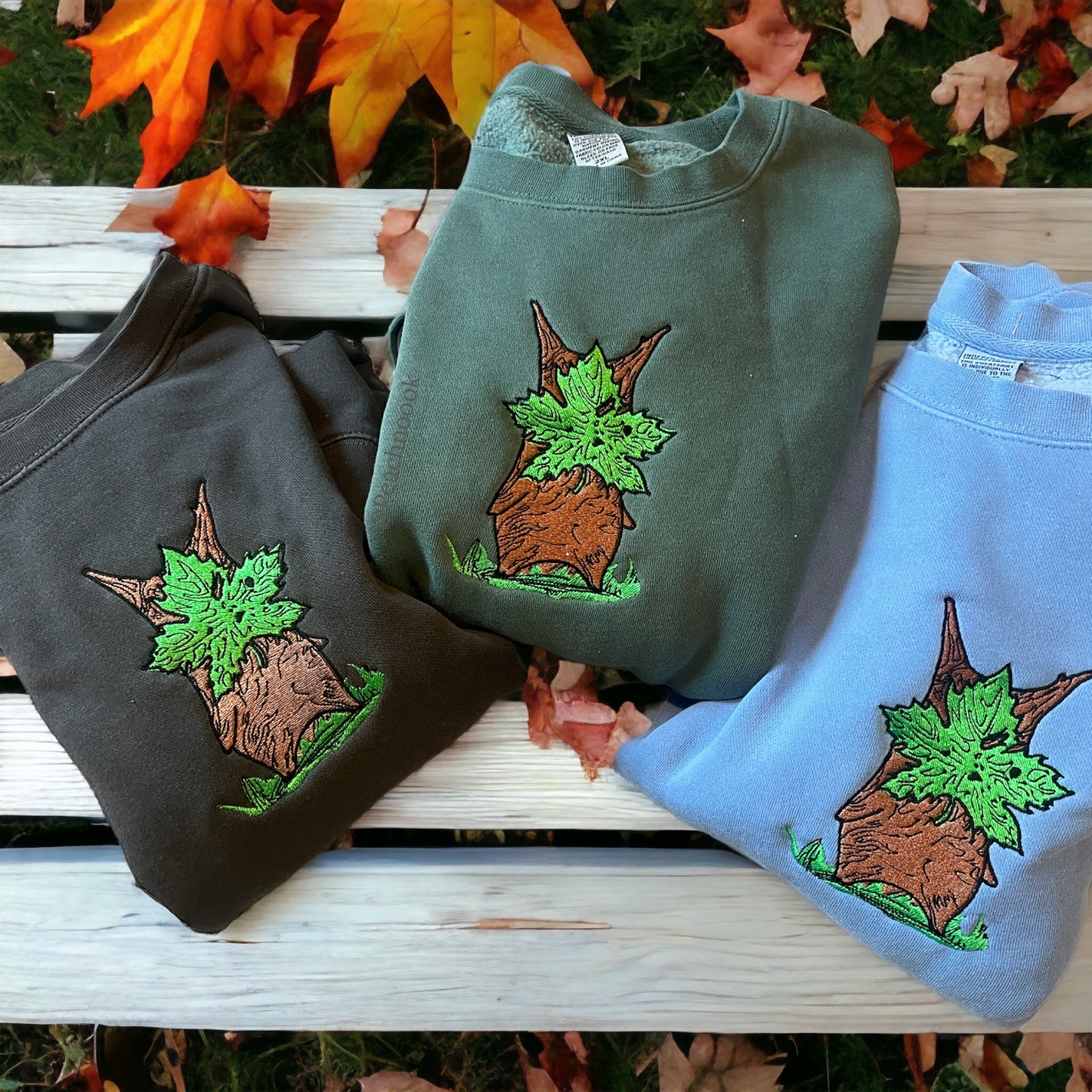 Korok Embroidered Crew Neck Sweatshirt