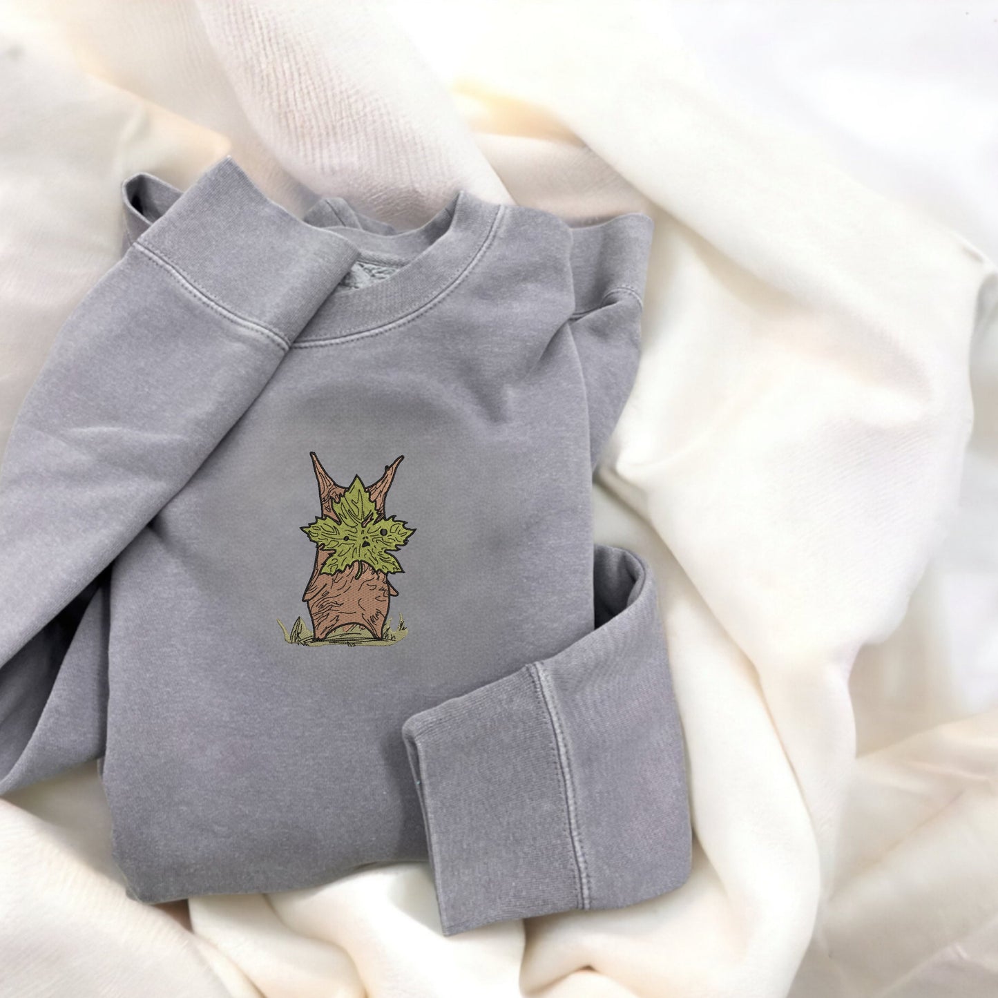 Korok Embroidered Crew Neck Sweatshirt