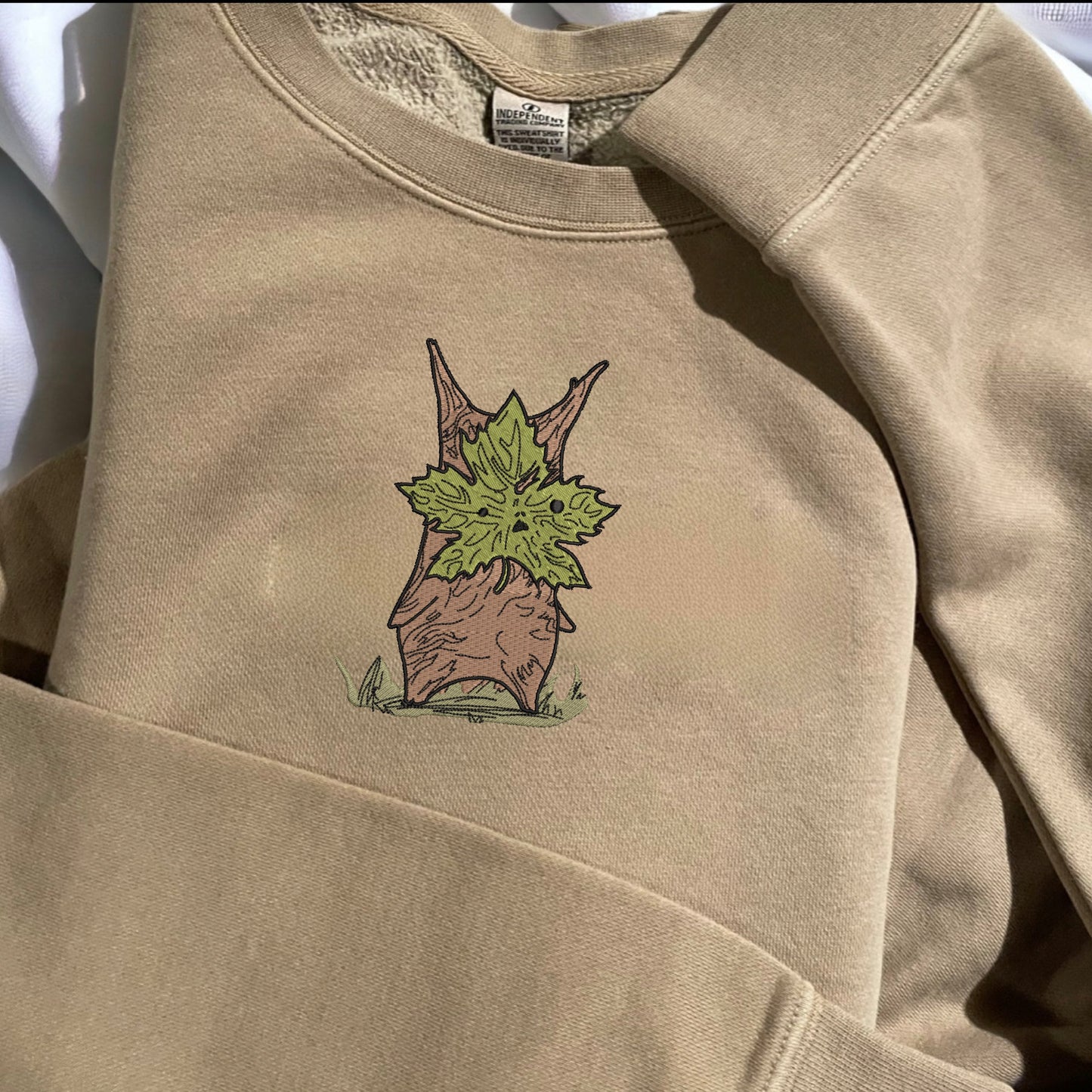 Korok Embroidered Crew Neck Sweatshirt